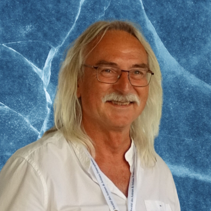 <span class='identity '><span class="identity__firstname">Claude </span> <span class="identity__name">David</span> </span> Claude David