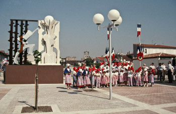 Zeitgenössisches Werk mit dem Titel « Vers la Liberté - inauguration Bicentenaire de la Révolution Française », Erstellt von JEAN CLAUDE MAUREL