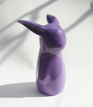 Zeitgenössisches Werk mit dem Titel « animal à oreilles violet », Erstellt von CLéMENTINE BAL