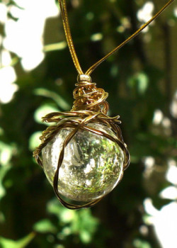 Zeitgenössisches Werk mit dem Titel « Boule d'Eau », Erstellt von ROUGE D'OR