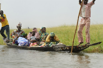 Femmes en pirogue Auf der ARTactif-Website