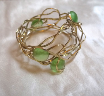 Zeitgenössisches Werk mit dem Titel « Lacey Contemporary bracelet », Erstellt von ADRIENNE JALBERT