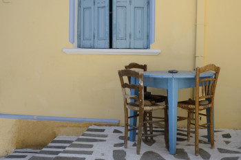 UNE TABLE ET 3 CHAISES (KARPATHOS) Auf der ARTactif-Website