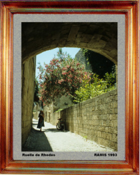 Zeitgenössisches Werk mit dem Titel « Grèce, ruelle de Rhodes 1993 », Erstellt von EMILE RAMIS