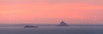 Zeitgenössisches Werk mit dem Titel « Sunrise on the Mont Saint-Michel », Erstellt von NICOLAS PORTAIS