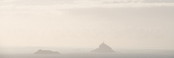 Zeitgenössisches Werk mit dem Titel « Mont Saint-Michel in the mist », Erstellt von NICOLAS PORTAIS