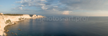 Zeitgenössisches Werk mit dem Titel « Cliff of Bonifacio », Erstellt von NICOLAS PORTAIS