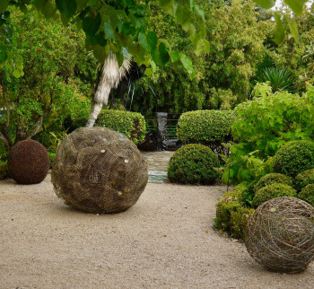 Zeitgenössisches Werk mit dem Titel « Installation Villa Datris », Erstellt von ADRIENNE JALBERT