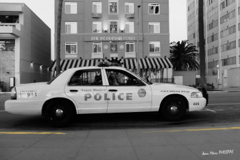 Zeitgenössisches Werk mit dem Titel « SANTA MONICA POLICE », Erstellt von JEAN-MARC PHILIPPE