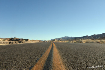 Zeitgenössisches Werk mit dem Titel « KELBAKER ROAD », Erstellt von JEAN-MARC PHILIPPE