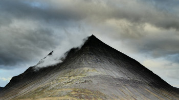 Zeitgenössisches Werk mit dem Titel « Walking on the Moon - Islande », Erstellt von HéLèNE TOURBINE