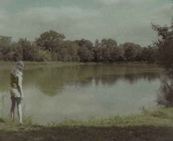 Zeitgenössisches Werk mit dem Titel « La pensée  (Travail sur lumières basses et textures fines) », Erstellt von GILLES PETIT-GATS