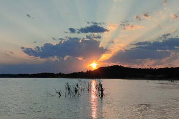 Zeitgenössisches Werk mit dem Titel « Sunset Chill », Erstellt von SUPAPIMP420