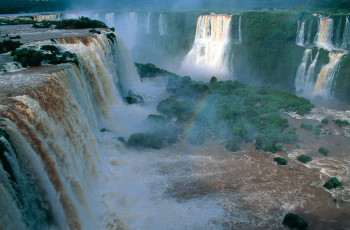 Zeitgenössisches Werk mit dem Titel « Chutes Iguaçu. Brésil », Erstellt von DOMINIQUE LEROY