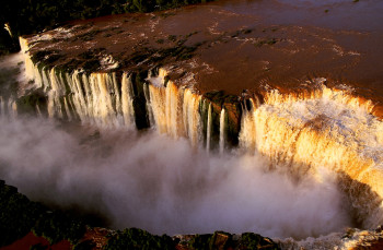 Zeitgenössisches Werk mit dem Titel « Iguazu Falls 2 », Erstellt von DOMINIQUE LEROY