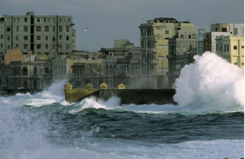 Zeitgenössisches Werk mit dem Titel « La Havane. Cuba », Erstellt von DOMINIQUE LEROY