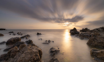 Zeitgenössisches Werk mit dem Titel « Lever de soleil étincelant », Erstellt von SOPHIEPHOTOGRAPHY