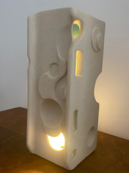 Zeitgenössisches Werk mit dem Titel « Sculpture lumineuse I. Lampe d’ambiance », Erstellt von MPMONTET