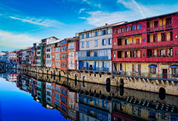 Zeitgenössisches Werk mit dem Titel « Les maisons sur L'Agout », Erstellt von TREIZEPHOTOGRAPHY