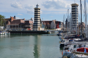 Deauville - Le port Auf der ARTactif-Website