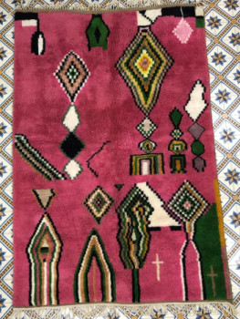 Zeitgenössisches Werk mit dem Titel « Tapis berbere coloré », Erstellt von ART & DECO