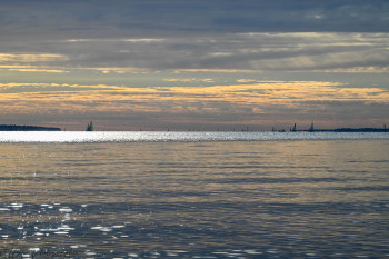 Zeitgenössisches Werk mit dem Titel « Naviguer sur le Bassin d'Arcachon en hiver », Erstellt von MARIE LABARTHE-PON