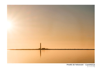 Zeitgenössisches Werk mit dem Titel « L'heure dorée et le phare de Faraman », Erstellt von SARAH VARLET