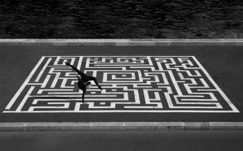 Zeitgenössisches Werk mit dem Titel « Le labyrinthe », Erstellt von ELENA RAMOS