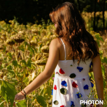 Zeitgenössisches Werk mit dem Titel « ET ELLE S'INITIA AU BONHEUR », Erstellt von PHOTON PHOTOGRAPHIE