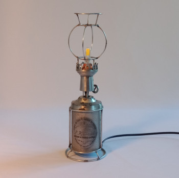 Zeitgenössisches Werk mit dem Titel « la lampe "Hirondelle" », Erstellt von LIKIS