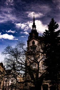 Zeitgenössisches Werk mit dem Titel « Imeuble a Prague », Erstellt von MARION BORELLE