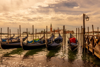 Zeitgenössisches Werk mit dem Titel « levé du jour sur Venise », Erstellt von /MARIE CHRISTINE BARNEAUD