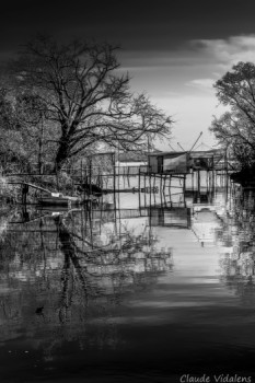 Zeitgenössisches Werk mit dem Titel « REFLETS DE CARRELETS GIRONDINS », Erstellt von CLAUDE VIDALENS