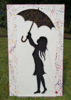 Zeitgenössisches Werk mit dem Titel « Little Girl ( Umbrella ) », Erstellt von CARTIER