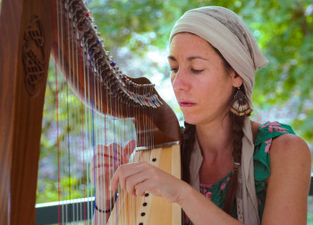 Zeitgenössisches Werk mit dem Titel « Chanson », Erstellt von SALOMé LUCY REX