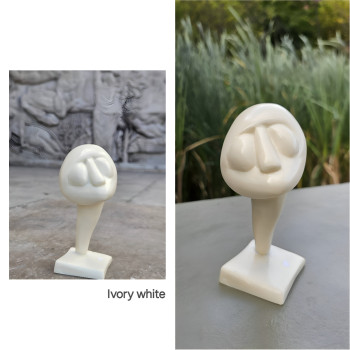 Zeitgenössisches Werk mit dem Titel « BAO Ivory white by Cléa Doukas », Erstellt von CLéA DOUKAS