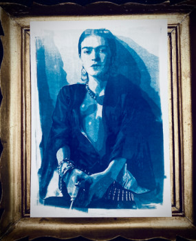 Zeitgenössisches Werk mit dem Titel « Frida blue », Erstellt von KOULEUR BOHèME