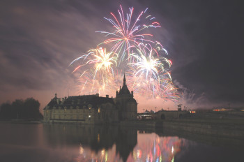 Zeitgenössisches Werk mit dem Titel « Nuit de Feu au château de chantilly », Erstellt von WHITE TIGER 60