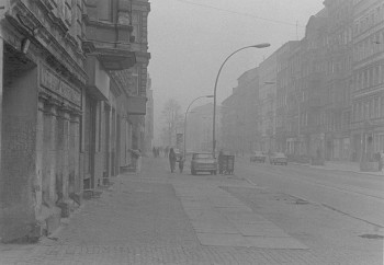 Zeitgenössisches Werk mit dem Titel « 1988 Ost-Berlin 1 », Erstellt von LAURENT TCHEDRY