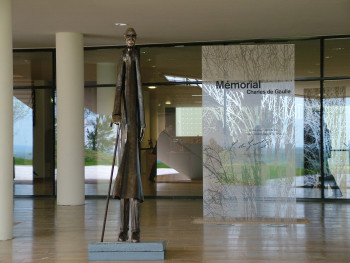 Zeitgenössisches Werk mit dem Titel « L'Homme de Colombey 2 », Erstellt von MICHEL BOUSSARD