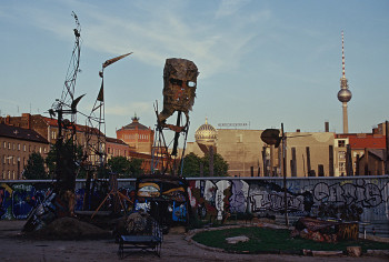 Zeitgenössisches Werk mit dem Titel « 1991 Berlin Tacheles 1 », Erstellt von LAURENT TCHEDRY