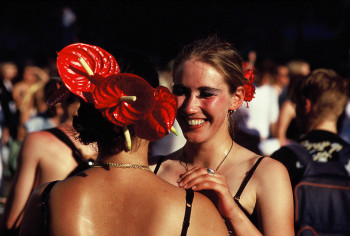 Zeitgenössisches Werk mit dem Titel « 1993 Berlin Love Parade 1 », Erstellt von LAURENT TCHEDRY