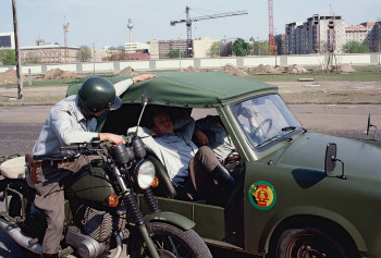 Zeitgenössisches Werk mit dem Titel « 1990 Berlin Wall  1 », Erstellt von LAURENT TCHEDRY