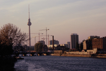 Zeitgenössisches Werk mit dem Titel « 1994 Ost-Berlin », Erstellt von LAURENT TCHEDRY