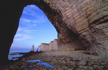 Zeitgenössisches Werk mit dem Titel « etretat », Erstellt von FABRICE MILOCHAU