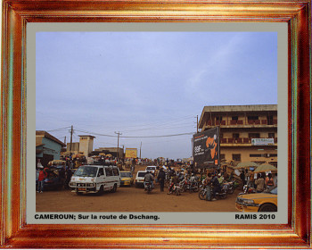 Zeitgenössisches Werk mit dem Titel « Cameroun, sur la route de dschang 2010 », Erstellt von EMILE RAMIS