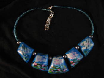 Zeitgenössisches Werk mit dem Titel « BIJOUX (collier) HOMMAGE A MONET », Erstellt von AMELIE AMELOT