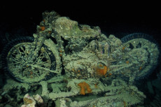 moto-bsa-sur-le-pont-du-thistlegorm