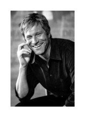 aaron-eckhart