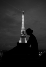 embracing-paris